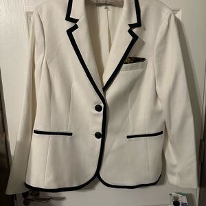 Kasoer White Blazer with Black Trim